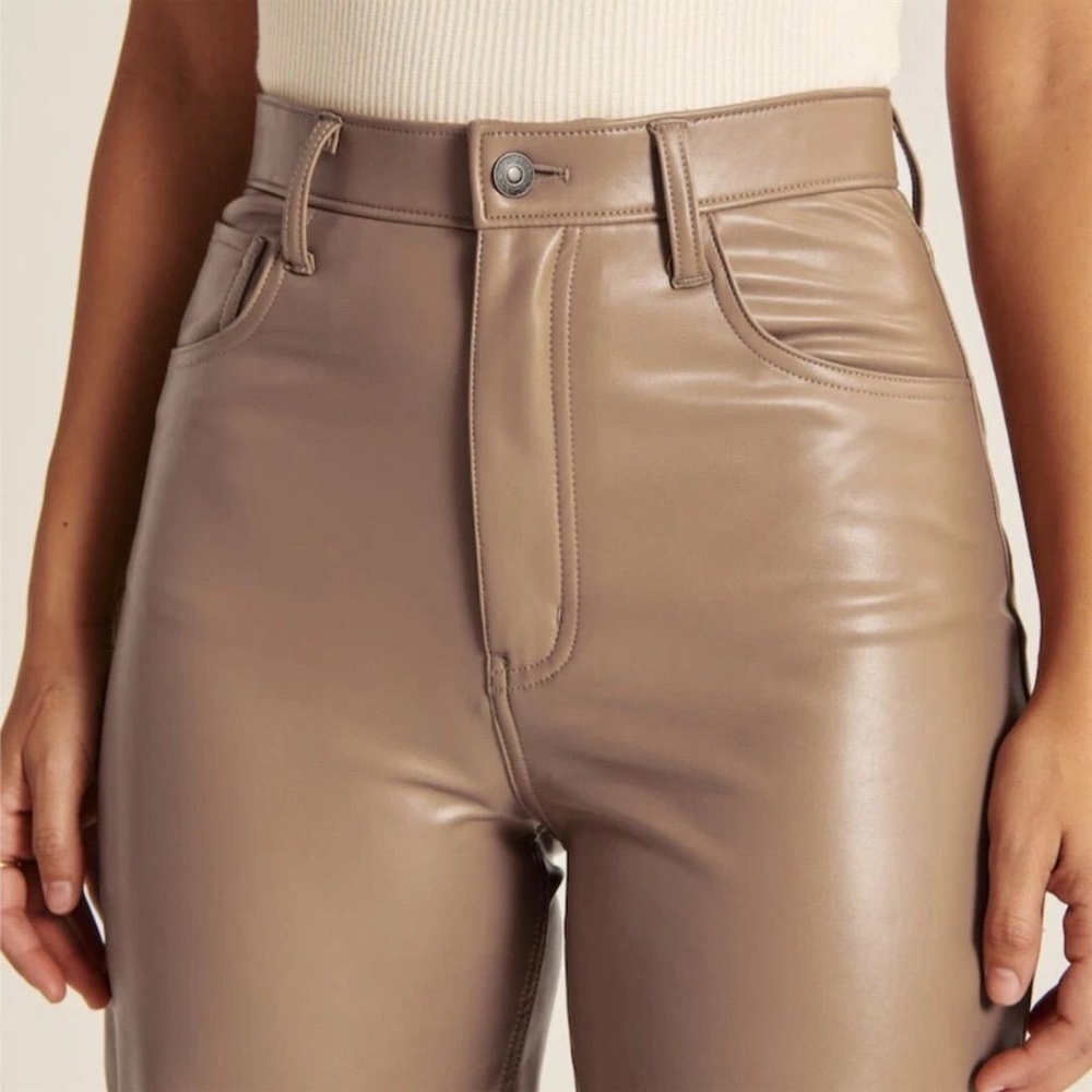 Abercrombie & Fitch 90s Straight Ultra High Rise Vegan Leather Pants Tan 36 22L - Picture 4 of 11